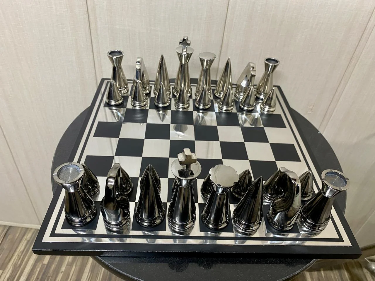 Aluminium Chess Set Design 8